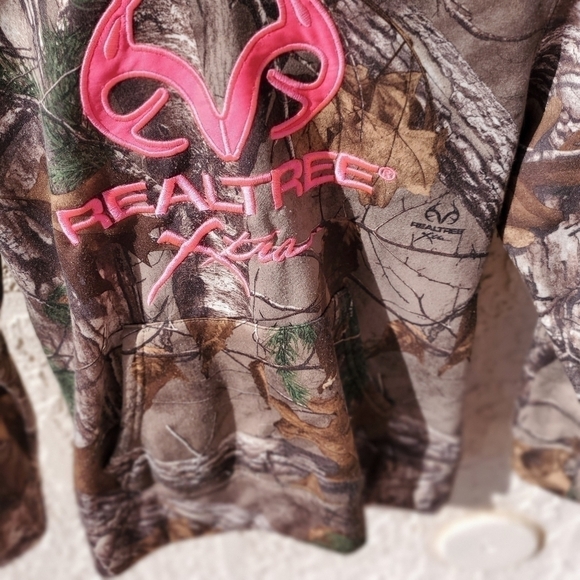 Realtree‎ Pink Camouflage LS Sz. S (?) Hoodie - Picture 4 of 7